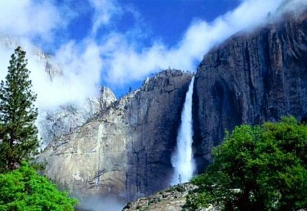 Vasudhara Falls